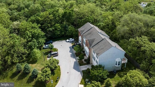 Building Photo - 944 Guilford Rd
