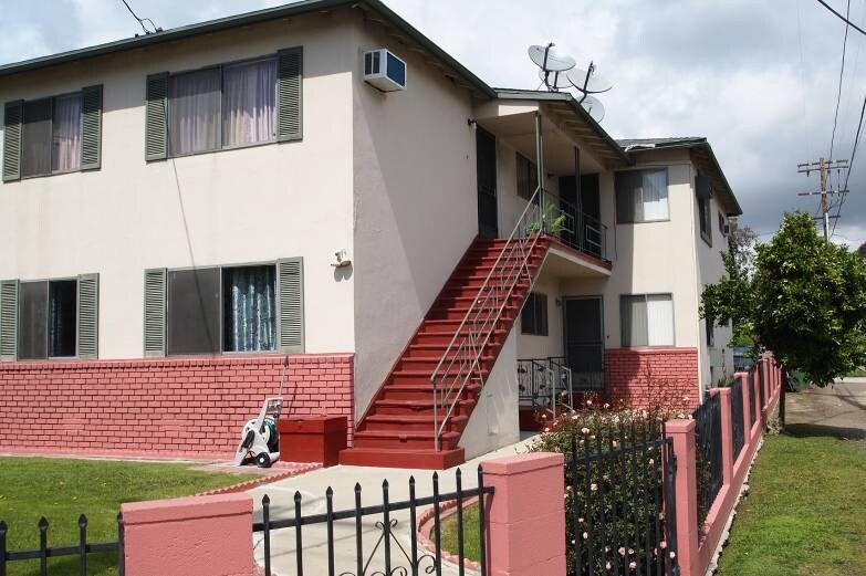 Foto principal - 13805 Victory Blvd