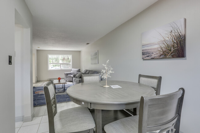 Photo du bâtiment - 3 Bedroom Townhouse in Ingersoll for Rent!...