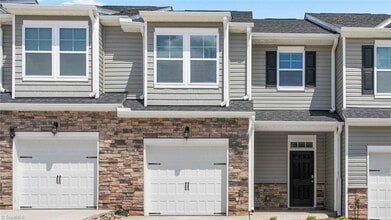 Building Photo - 1675 Hallview Ct