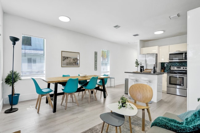 Foto del edificio - 1707 Fletcher St