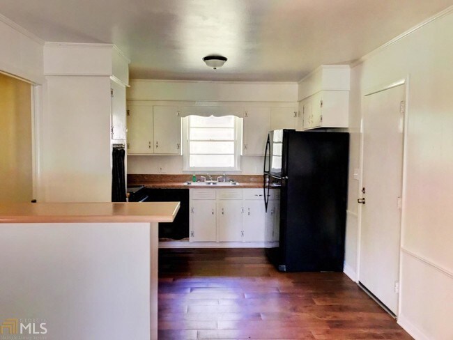 Building Photo - 201 Pecan Dr