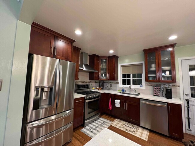 Building Photo - 779 Circle Ct