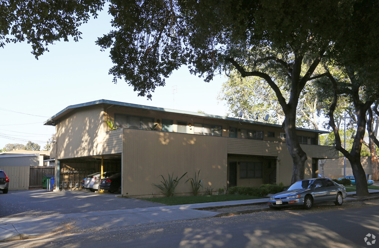 Primary Photo - 999 Dana Ave