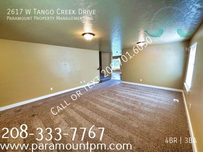 Building Photo - Close to community pool! 4 bedroom home in...