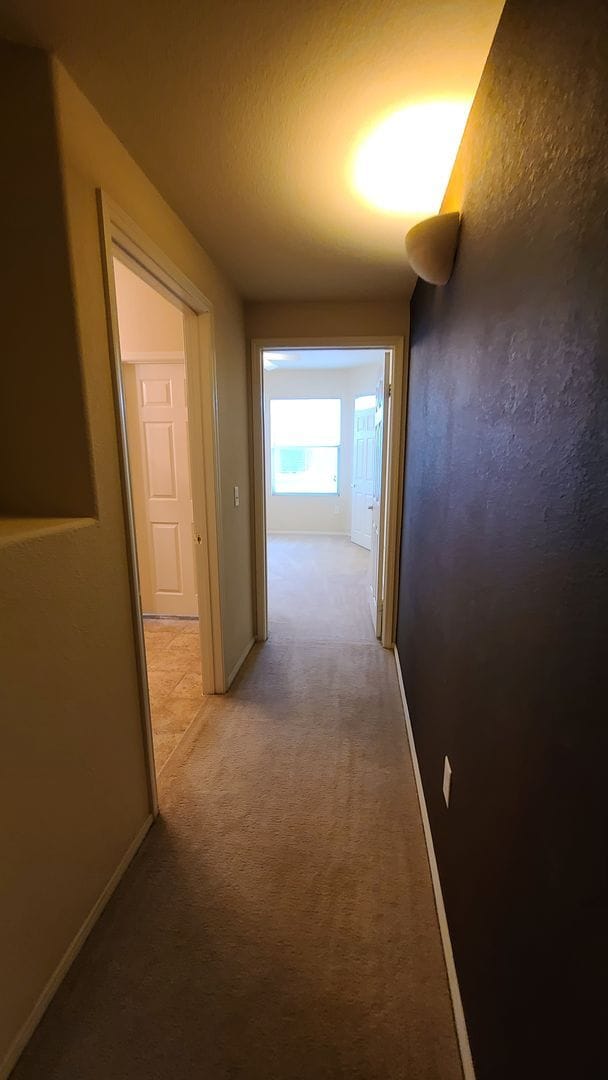 Building Photo - 3 Bedroom Downstairs Condo in Gated Community
