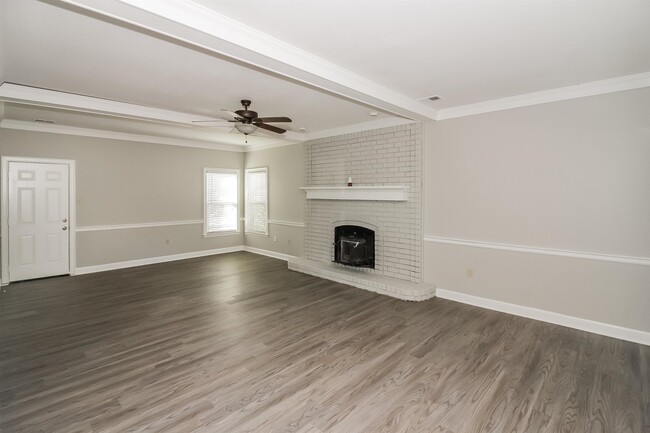 Building Photo - 4415 Bunker Hill Dr