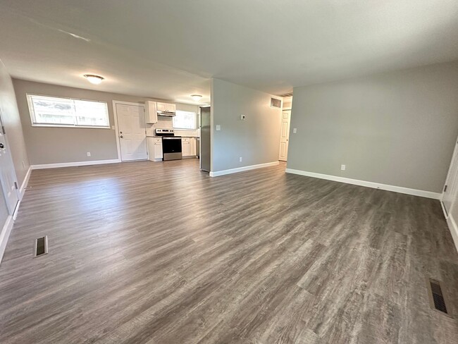 Foto del edificio - 304 Primrose Ln