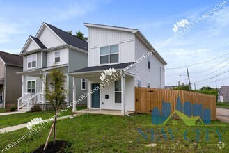 Building Photo - 283 N 18th St