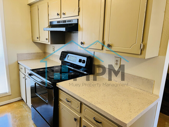 Foto del edificio - 66 W Elmwood Dr