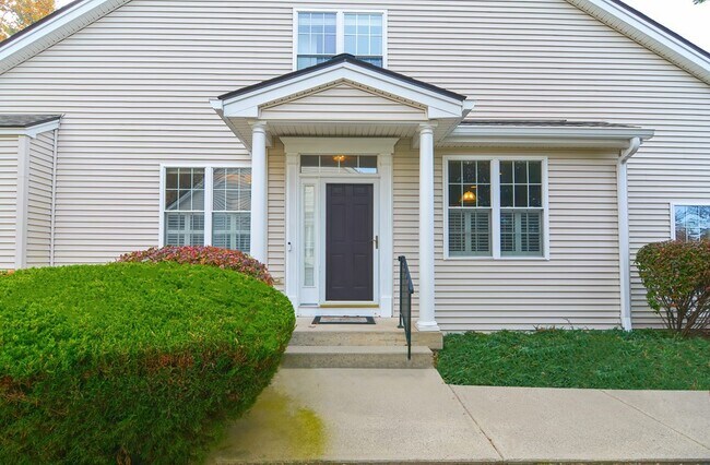 Building Photo - 17 Linkside Ct