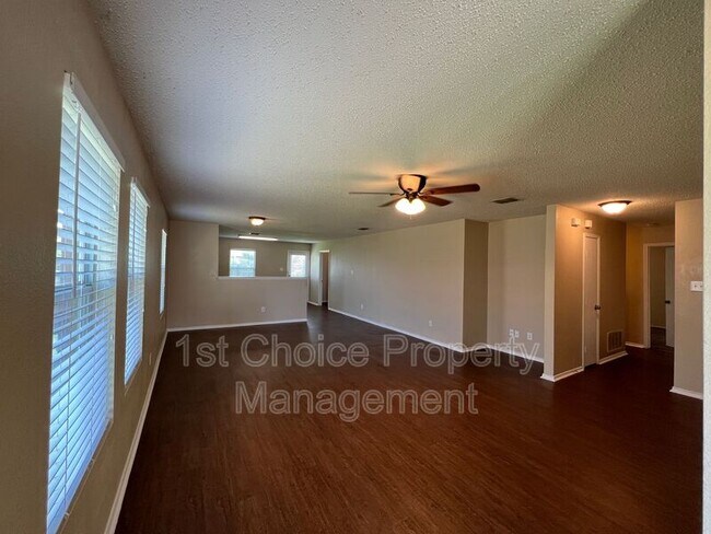 Foto del edificio - 4888 Parkview Hills Ln