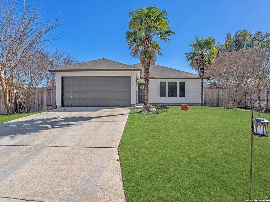 Primary Photo - Charming 3BR House in Helotes