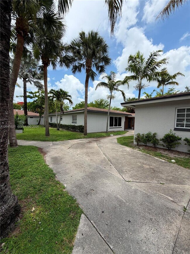 Foto del edificio - 2551-6128 NW 26th St