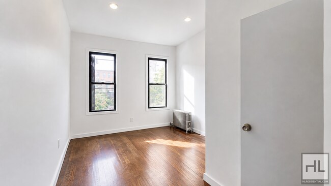 Foto del edificio - FRANKLIN AVENUE / 2-Bed 1/Bed / Loft Space / AVAILABLE OCTOBER 1st