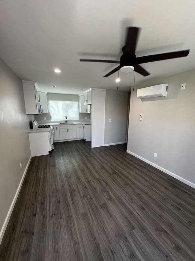 Foto del edificio - 2516 E Anaheim St