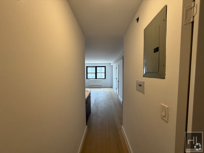 Building Photo - East 39th Street
