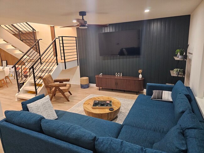 Foto del edificio - 266 E Via Escuela