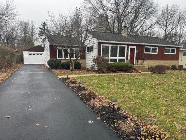 Building Photo - 3 Bedroom Ranch Home in Upper Arlington School District