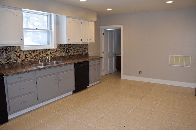 Foto del edificio - 107 S Morris Ave