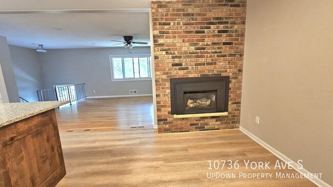 Building Photo - 10736 York Ave S
