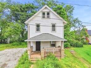 Building Photo - 285 Sumner Ct