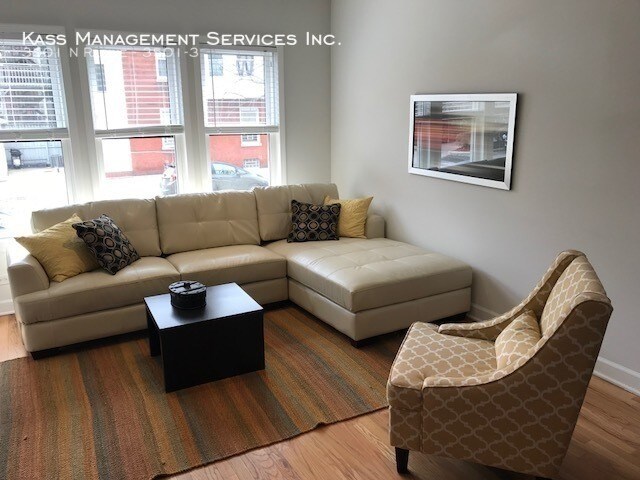 Foto del edificio - 3501 N Racine Ave