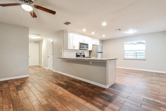 Foto del edificio - 3014 N Pineway Dr