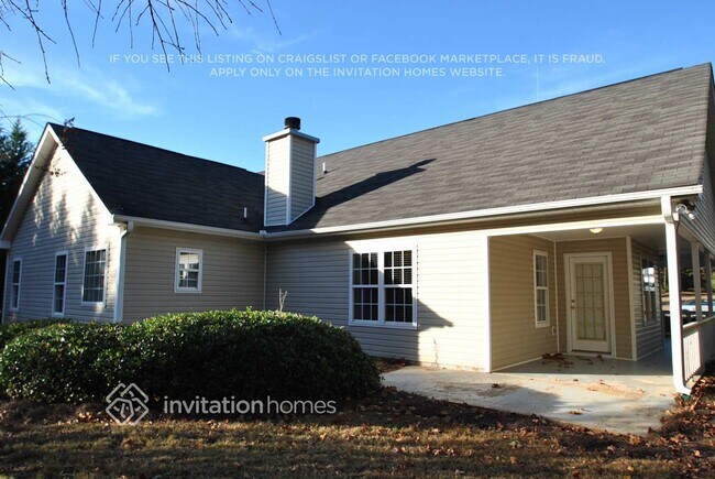 Building Photo - 135 Long Creek Dr