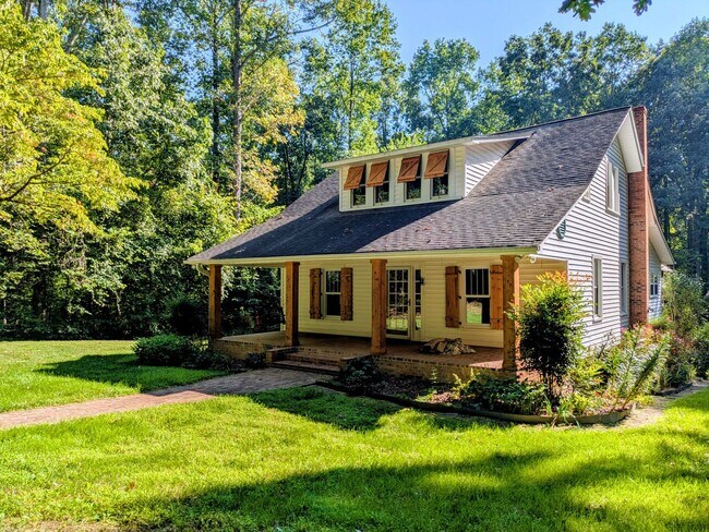 Foto del edificio - 1540 Yadkinville Rd