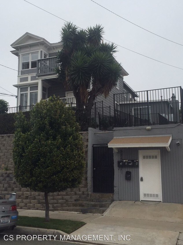 Primary Photo - 525 Dodson St