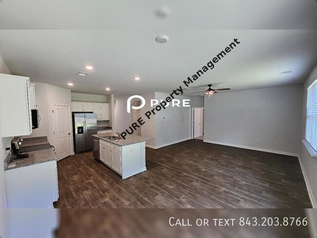 Building Photo - Downstairs Master - 5 BEDROOM HOME Berkele...