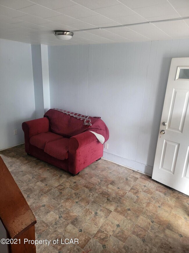 Building Photo - 428 W 19th St