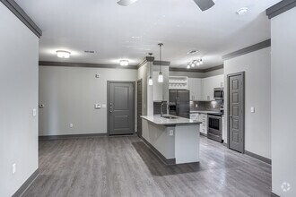 2BR, 2BA - 1112 SF - Cyan Southcreek