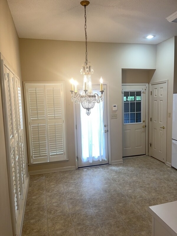 Foto del edificio - 7015 Parkbrook Ln