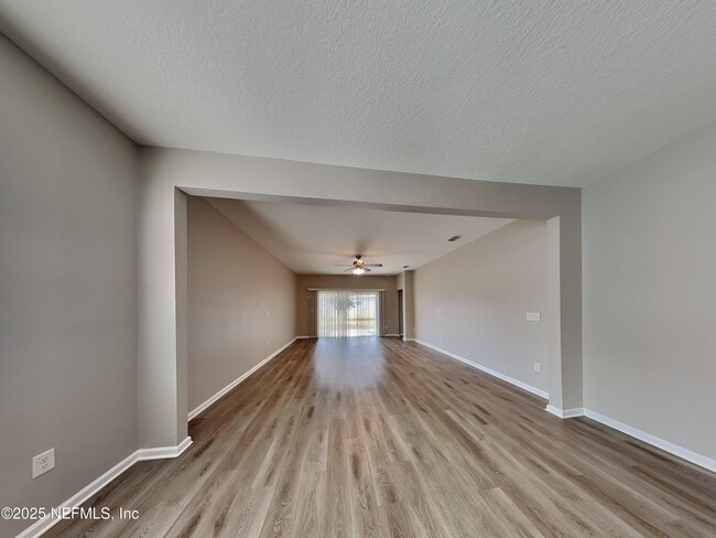 Foto del edificio - 164 Bloomfield Wy