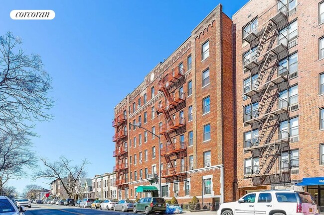 Foto del edificio - 345 Bay Ridge Pkwy