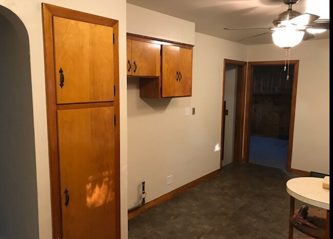 Building Photo - Cute 3 Bedroom 1 Bath House located in Wes...