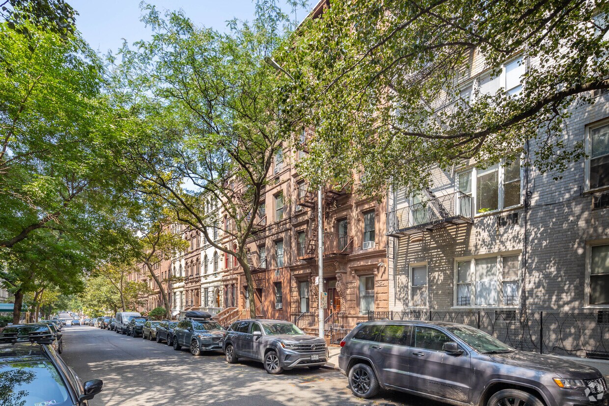 Primary Photo - 29 W 84th St