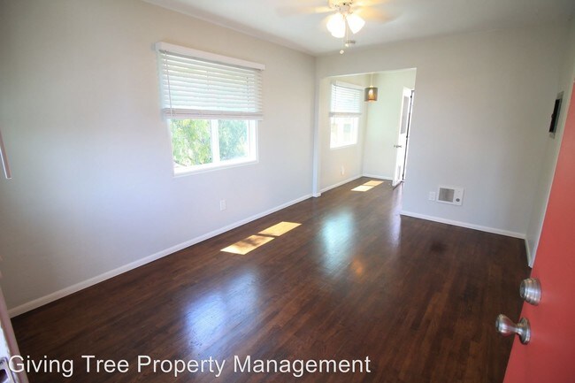 Foto del edificio - 1 br, 1 bath House - 3225 42nd St