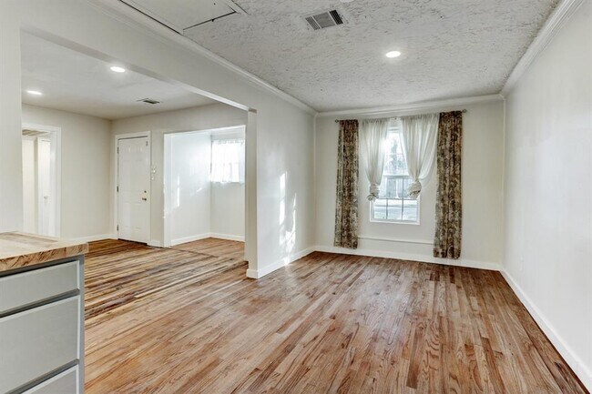 Foto del edificio - 4300 Jane St