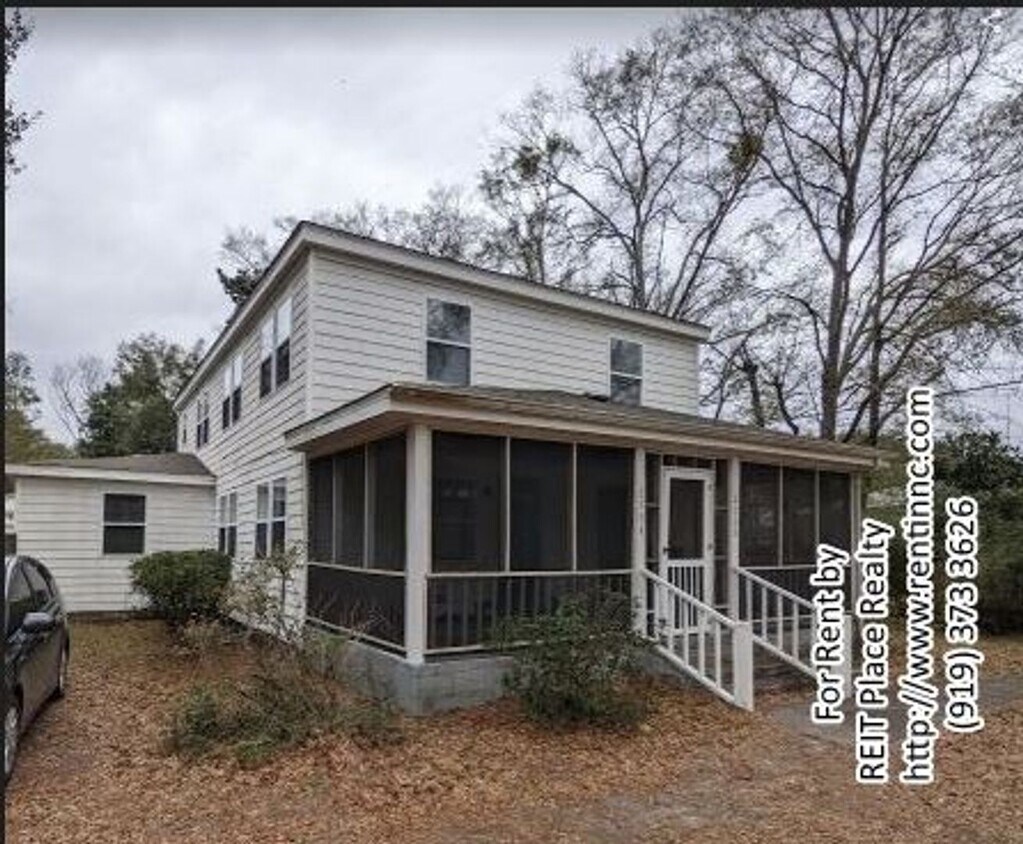 Primary Photo - Price Reduced! Stunning Upper-Level Duplex...
