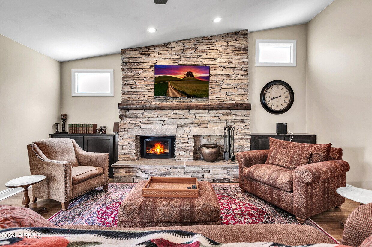 Foto principal - 10655 E Mercer Ln