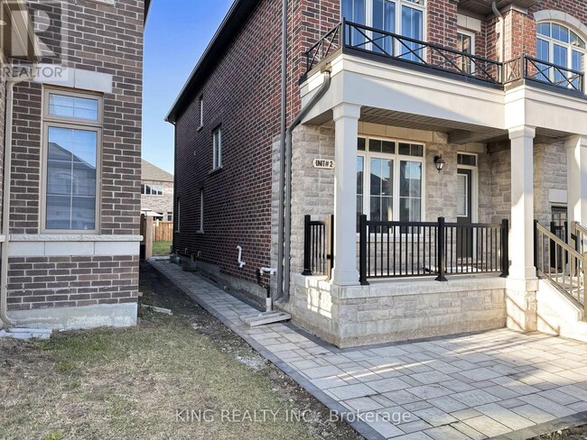 Building Photo - 1012 Barton Way
