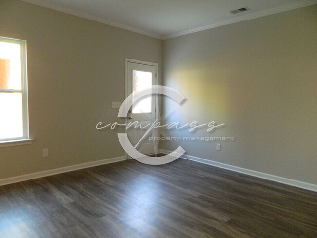 Foto del edificio - 303 Thornton Way