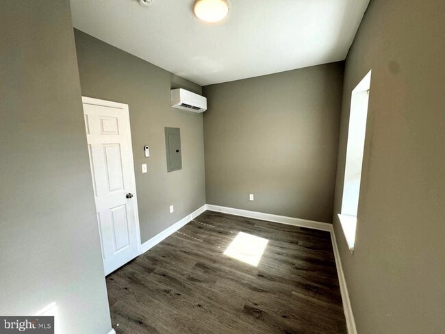 Foto del edificio - 2417 W Jefferson St
