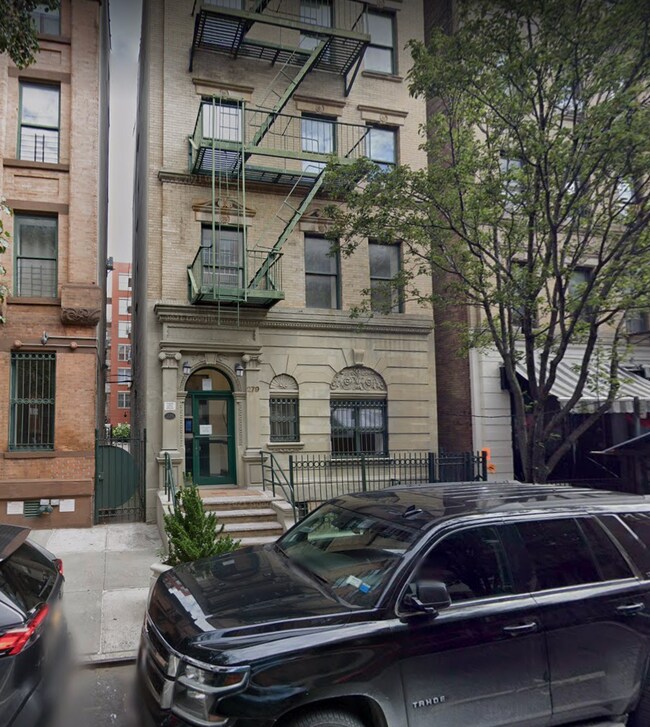 Foto del edificio - 279 W 119th St