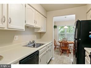 Building Photo - 74 Farnwood Rd