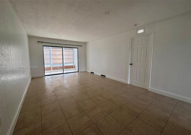 Building Photo - 7320 NW 85th Ct