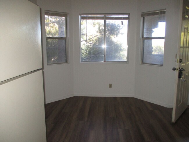 Foto del edificio - Rock Springs I Condo- Upper Unit